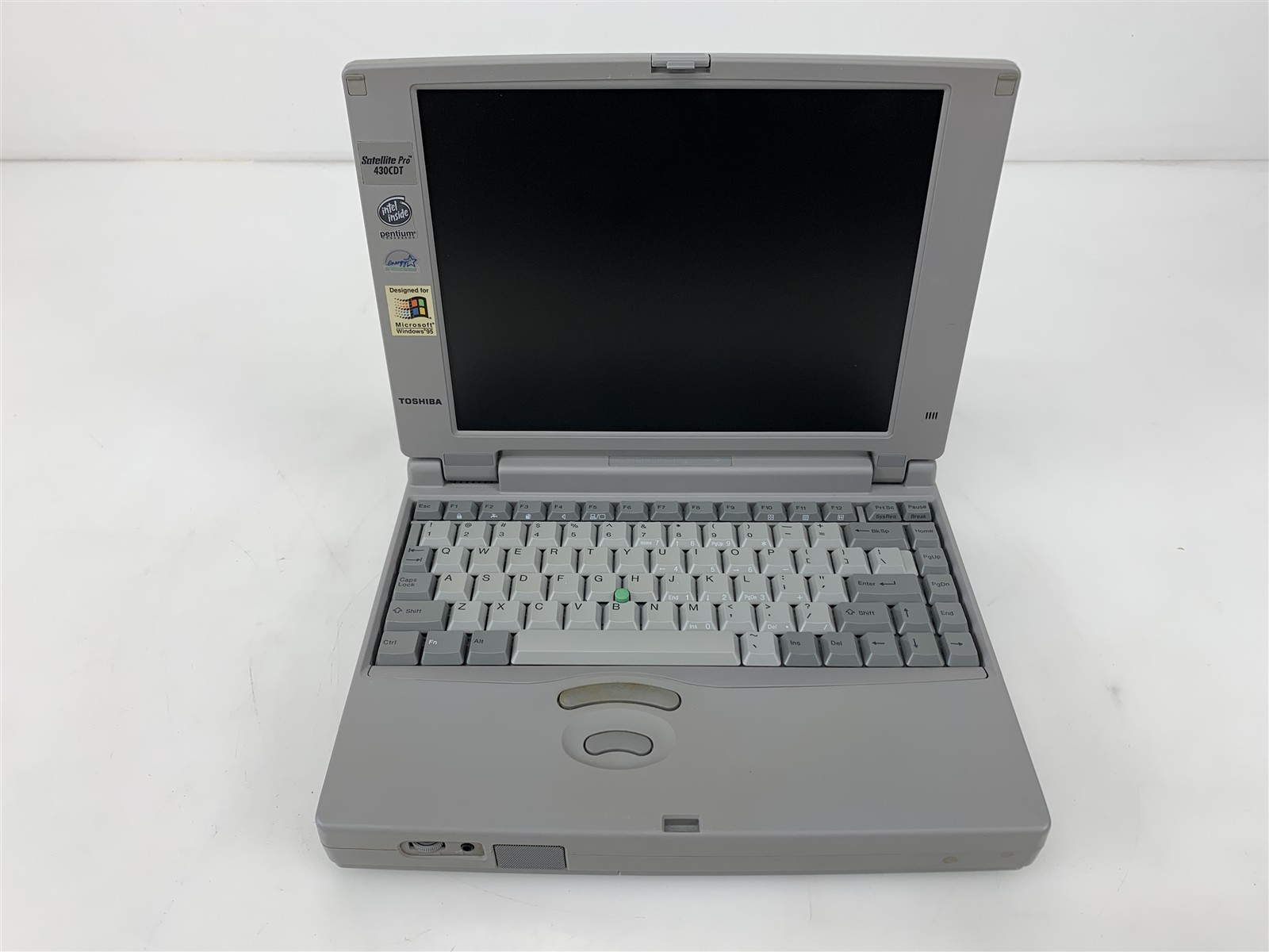 Vintage Toshiba Satellite Pro 430CDT Intel Pentium 120MHz 50MB RAM For Parts