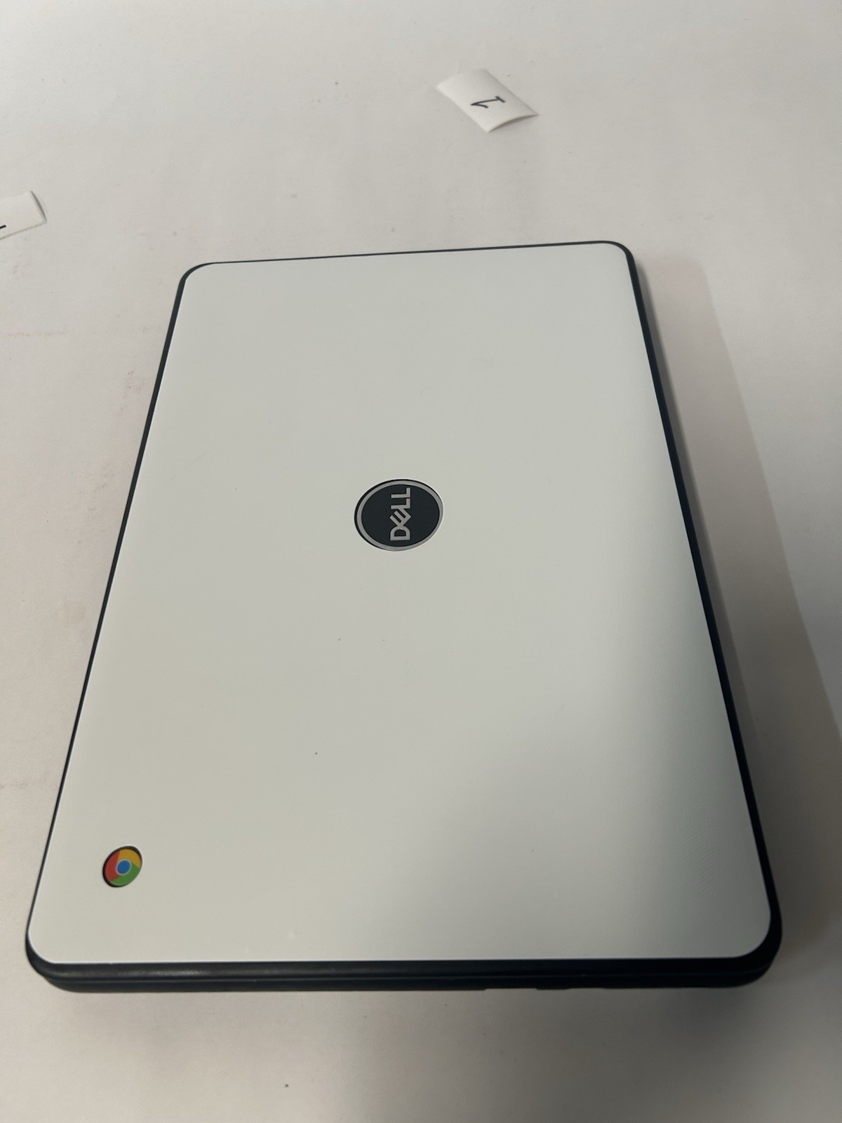 Dell Chromebook 5190 (11.6″,Celeron, 4GB RAM, 32GB, Chrome) touch screen WHITHE