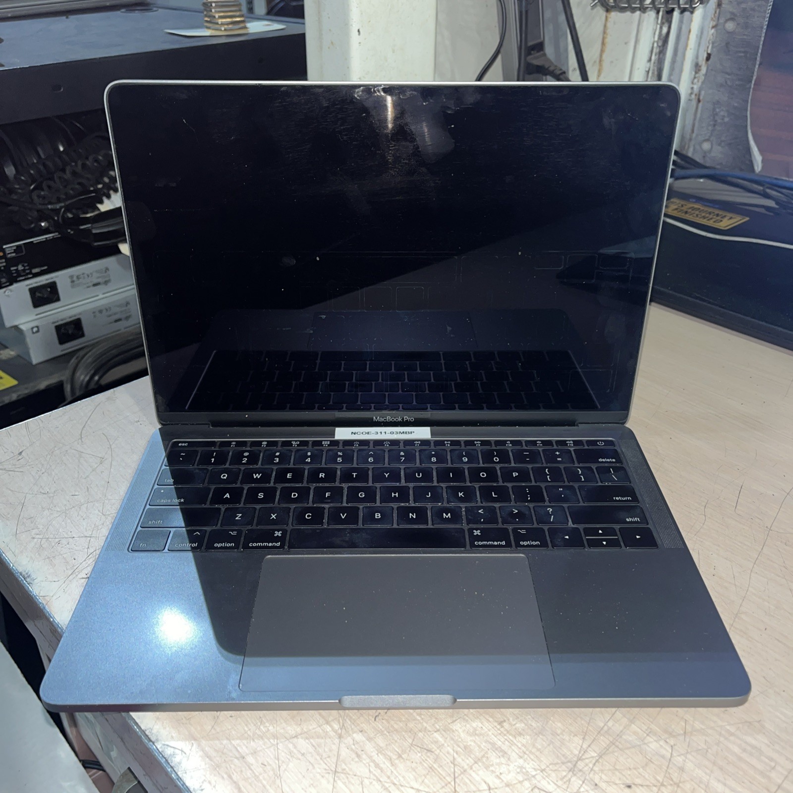 APPLE MACBOOK PRO 13″ MID-2017 CORE I5-7360U 2.3GHZ 8GB RAM NO SSD