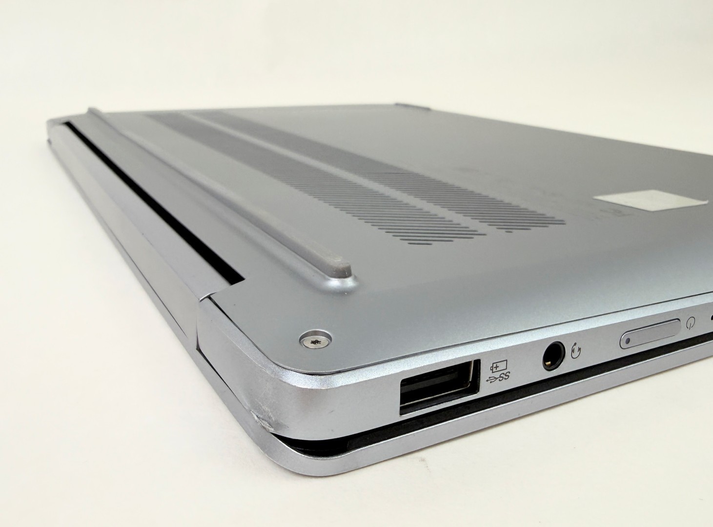 Lenovo Slim 7 14IRP8 14″ 2.8K 2880×1800 Touch i7-1360P 16GB 1TB SSD W11H