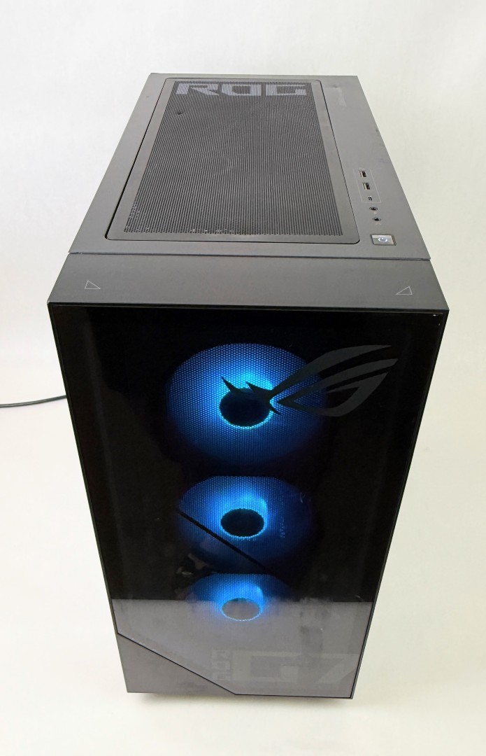 ASUS ROG GM700TZ 58L Gaming Desktop Ryzen 9 9950X 32GB 2TB RX 9070XT W11H Dent