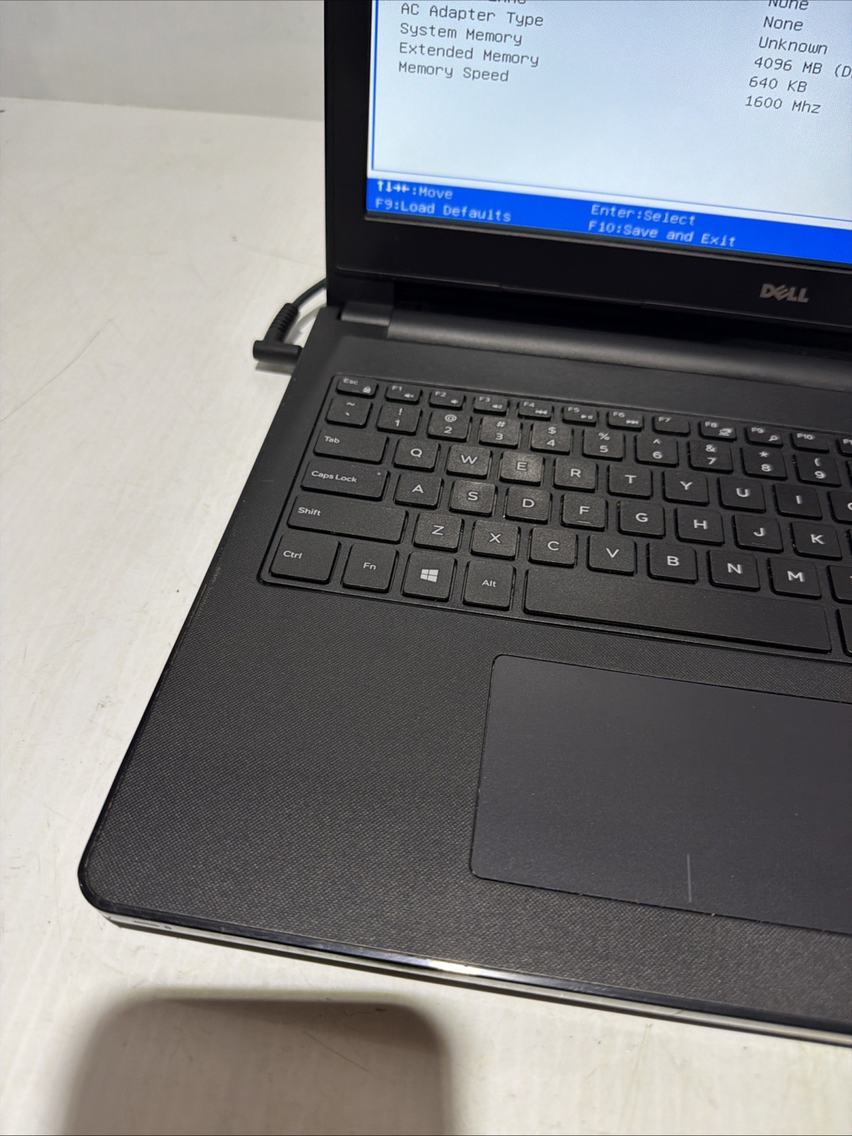 Dell Inspiron 15-3552 Laptop Celeron N3060 4gb Ram No Drives Boots Bios /Beeping