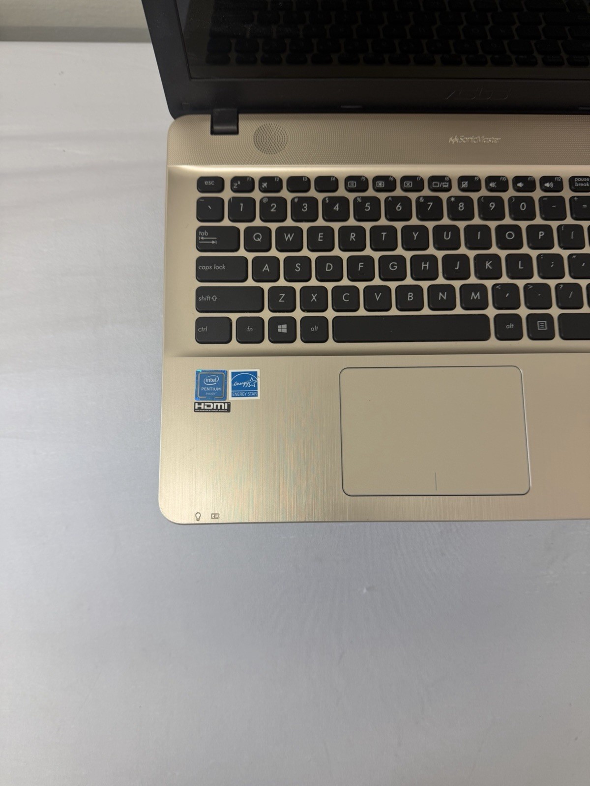 Asus X541N Laptop – Screen Has Lines – Intel Pentium N4200 – Read Des