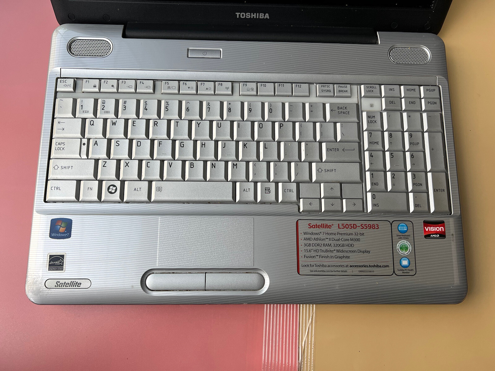 Toshiba Satellite L505D-S5983 AMD DUAL-CORE @ 2.0GHz 1GB RAM 0GB HDD PARTS