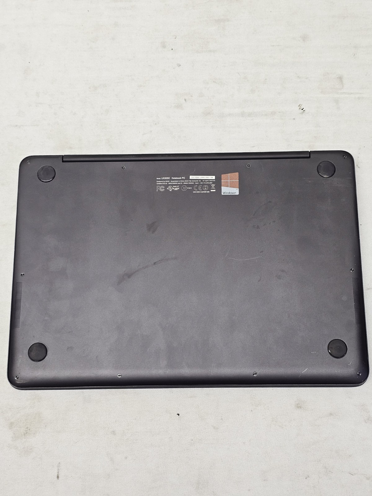 ASUS UX305C Laptop – Intel m3-6Y30 – 8GB RAM – 256GB SSD – BAD BATT – Windows 10