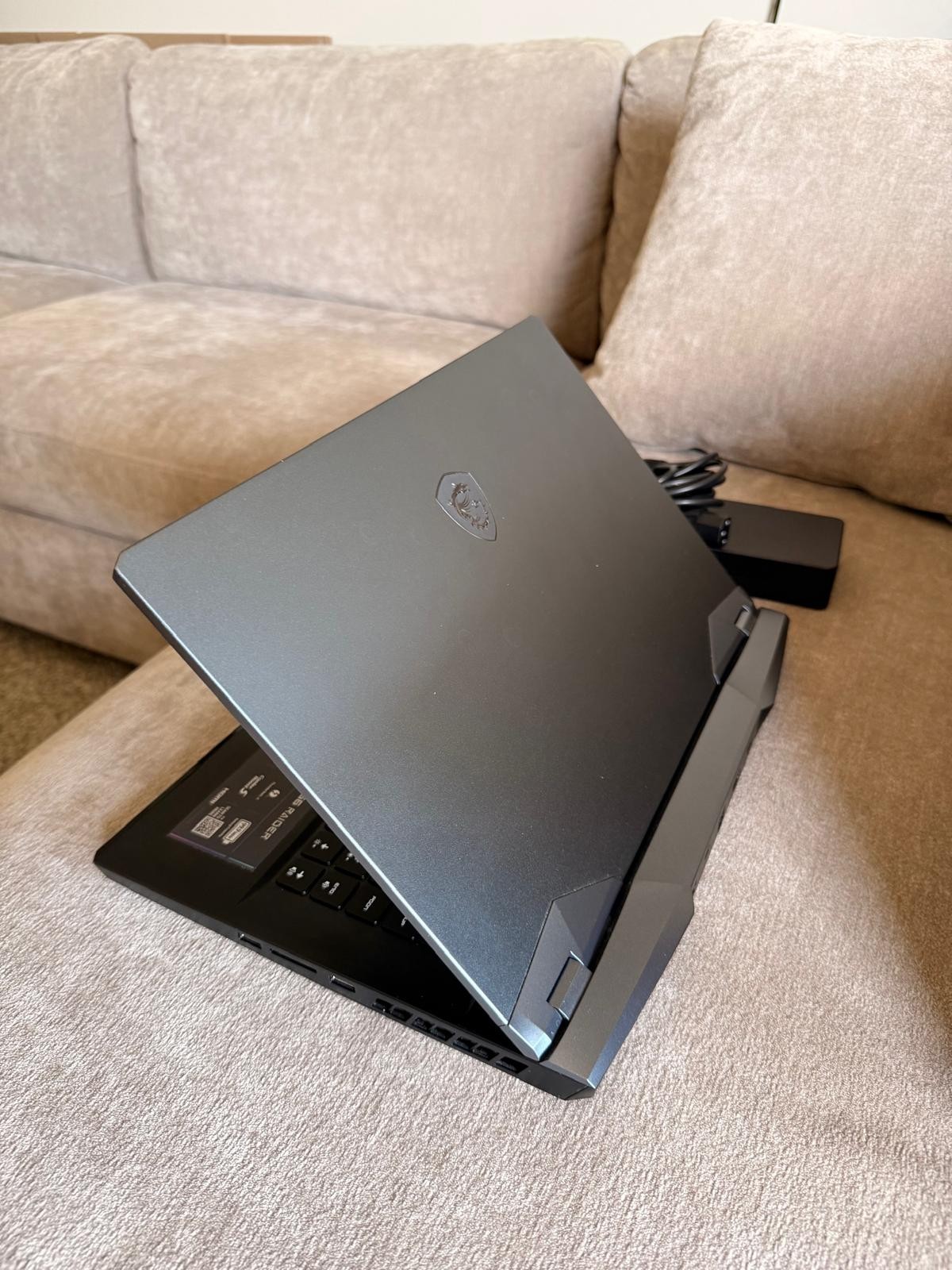MSI GE66 Raider 15.6″QHD 240Hz i7 RTX 3070 16GB RAM 1.5TB Dual SSD Gaming Laptop