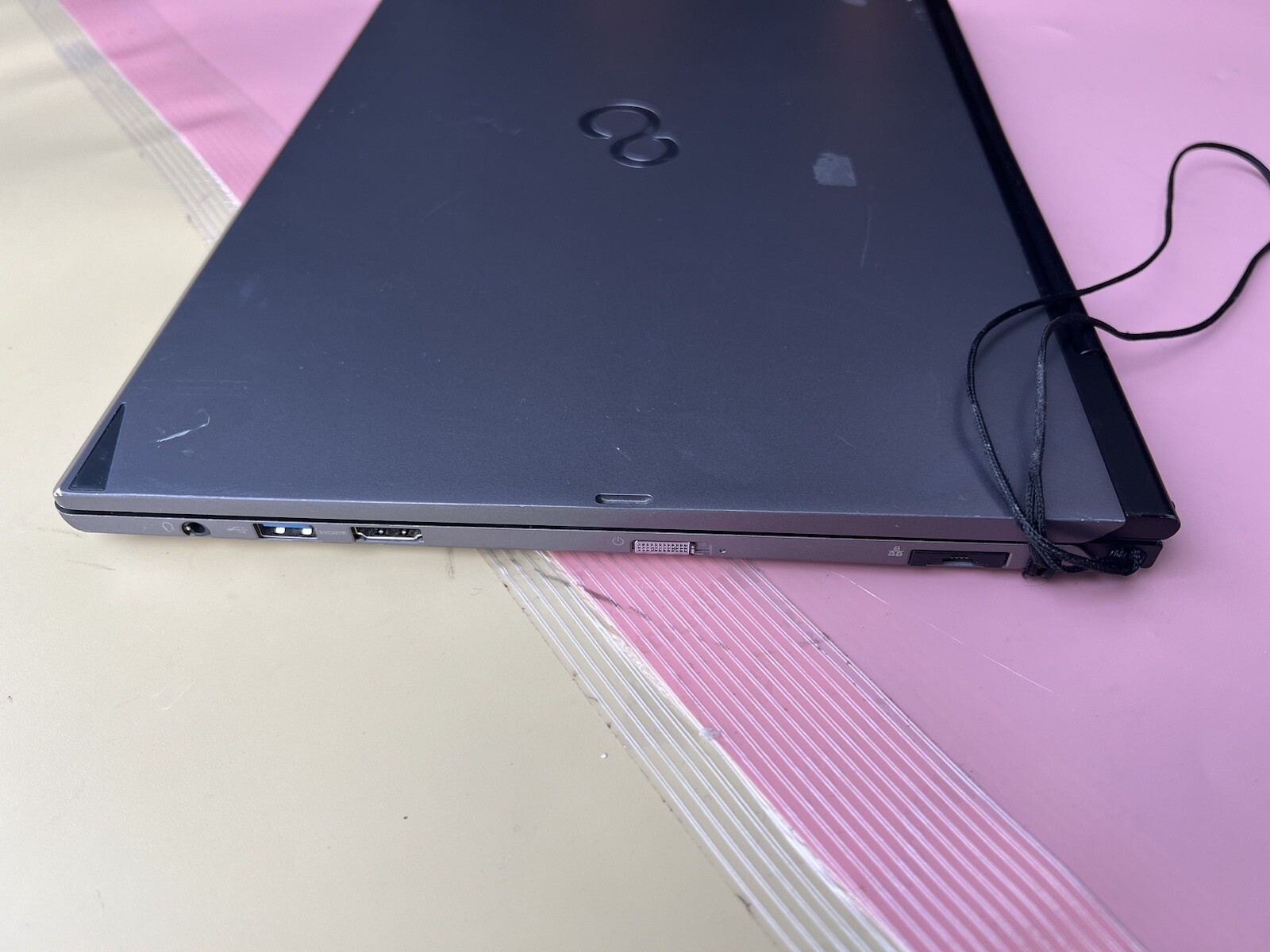 FUJITSU LIFEBOOK T904 (2 IN 1)Core i5-4300U 8GB RAM 0GB SSD WEBCAM TOUCHSCREEN