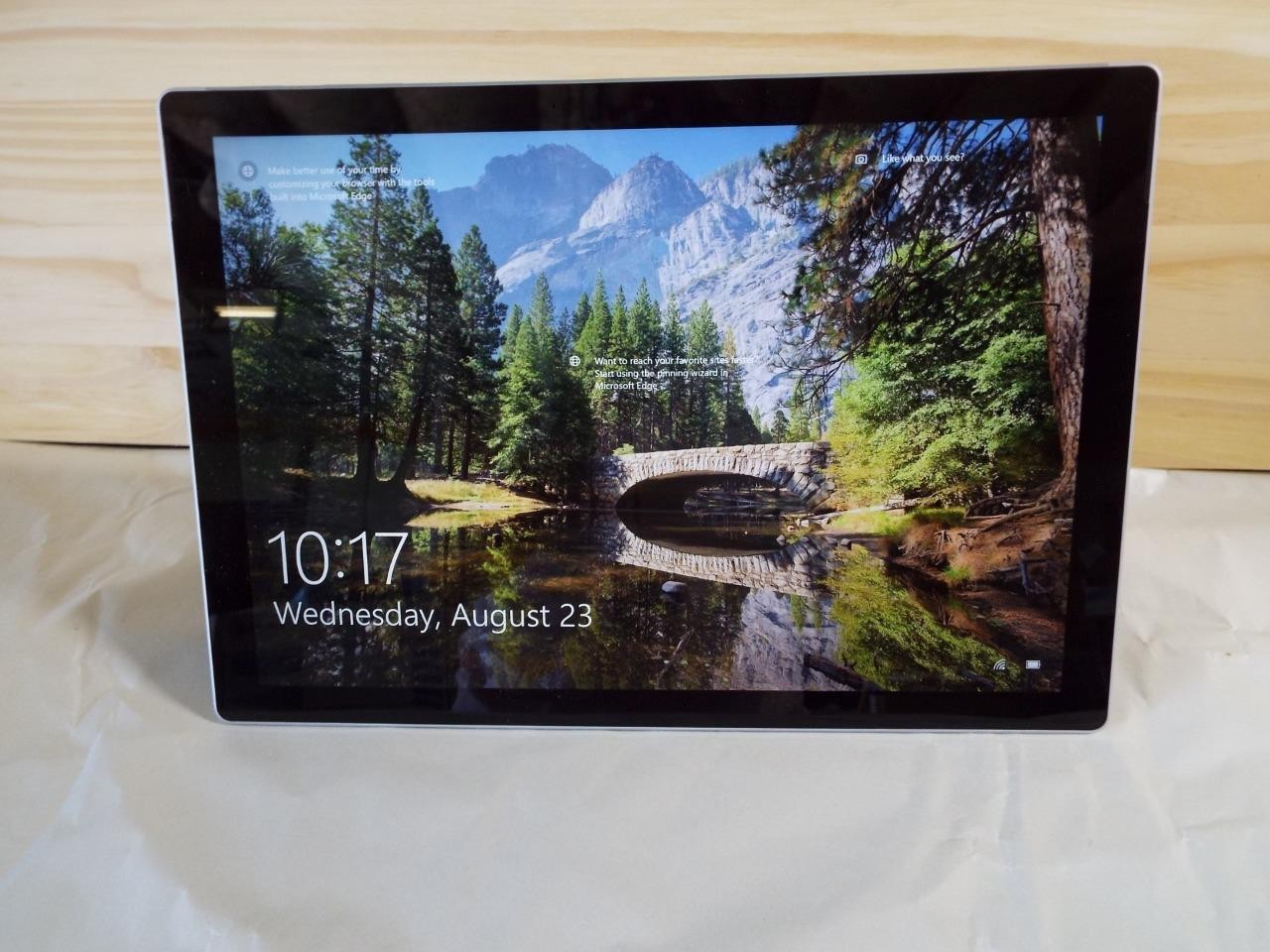 Microsoft Surface Pro 7, i7 16gb 512 SSD 10th GEN 1065G7 1.3GHz 1.5 GHz, with KB