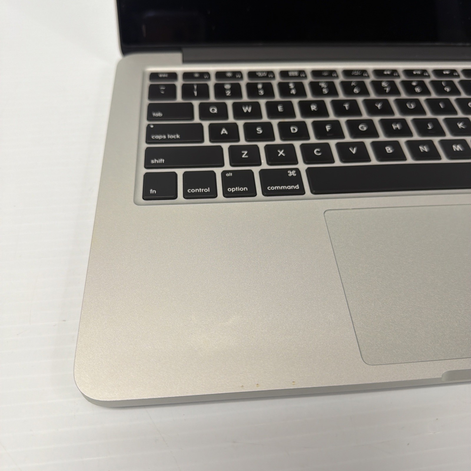 MacBook Pro 13″ A1502 EMC 2678 For Parts/Repair No SSD No Power