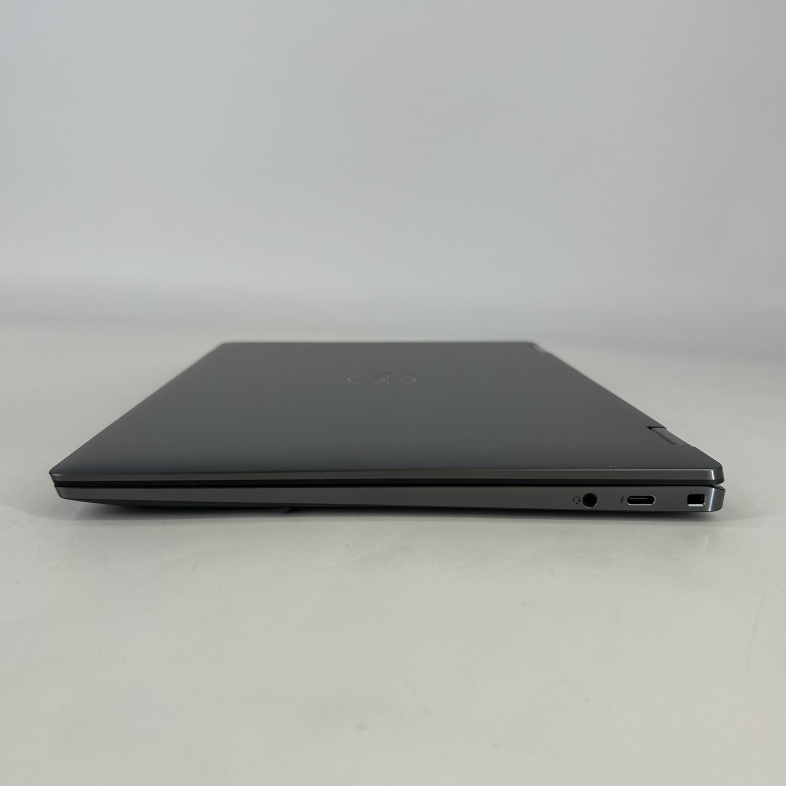 Dell Latitude 9440 (2-in-1) 14 Gray 2K TOUCH 1.8 GHz i7-1365U 32GB 1TB SSD Good