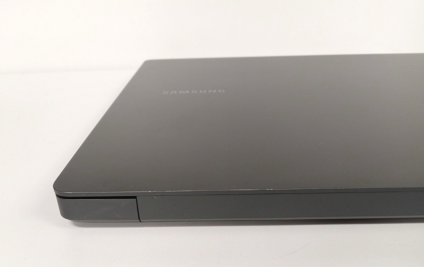 Samsung Galaxy Book3 Ultra 16” (1TB SSD, i9-13900H, 32GB RAM, RTX 4070) – FF!