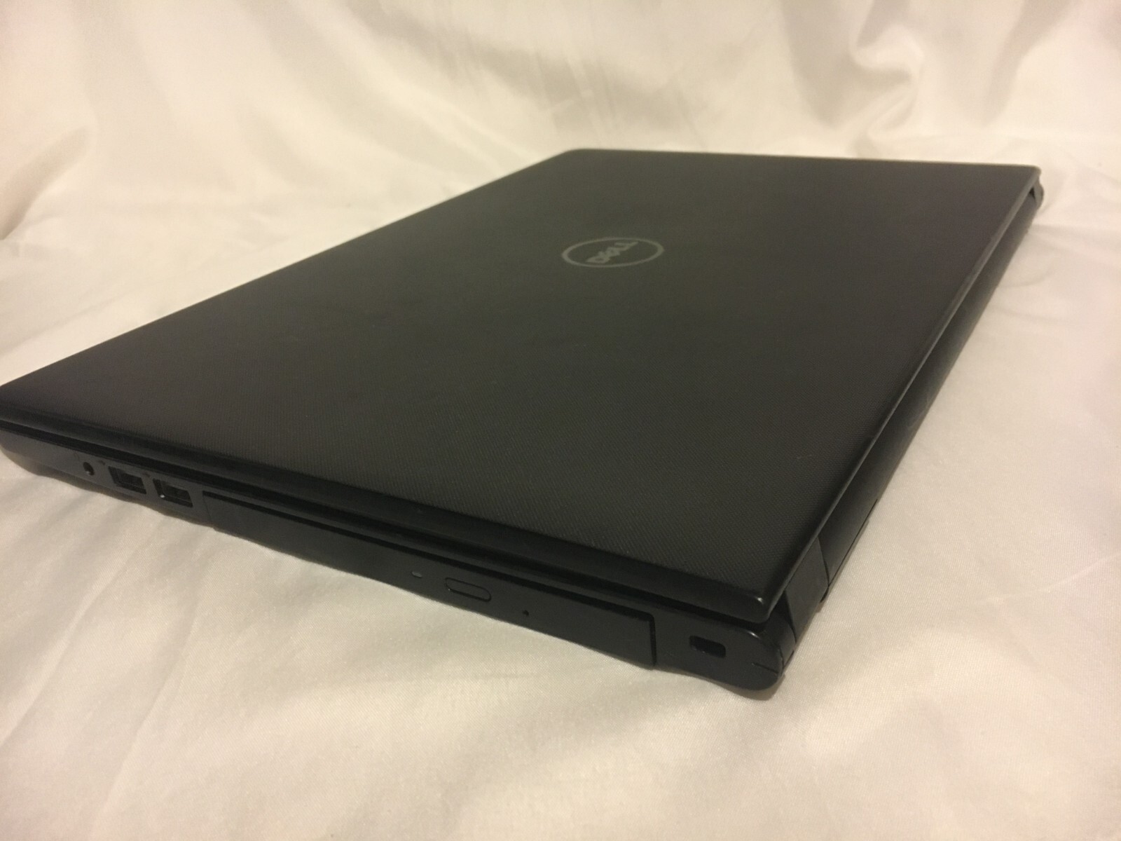 Dell inspron 15 3000 series laptop computer Core i3-5015U