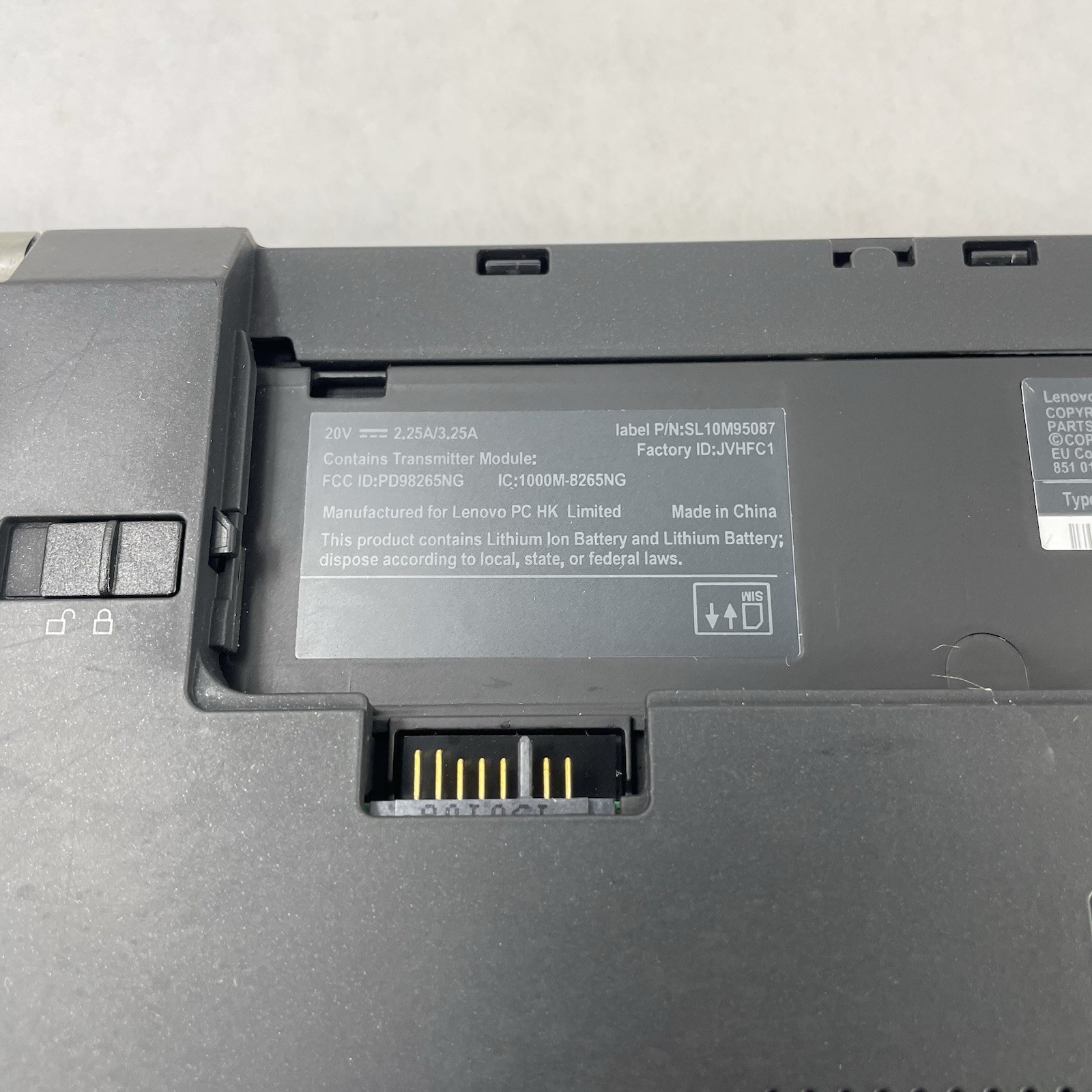 Lenovo ThinkPad T480 14″ i5-8350U 1.70 GHz 8 GB RAM No SSD/OS/AC – Bad Bottom
