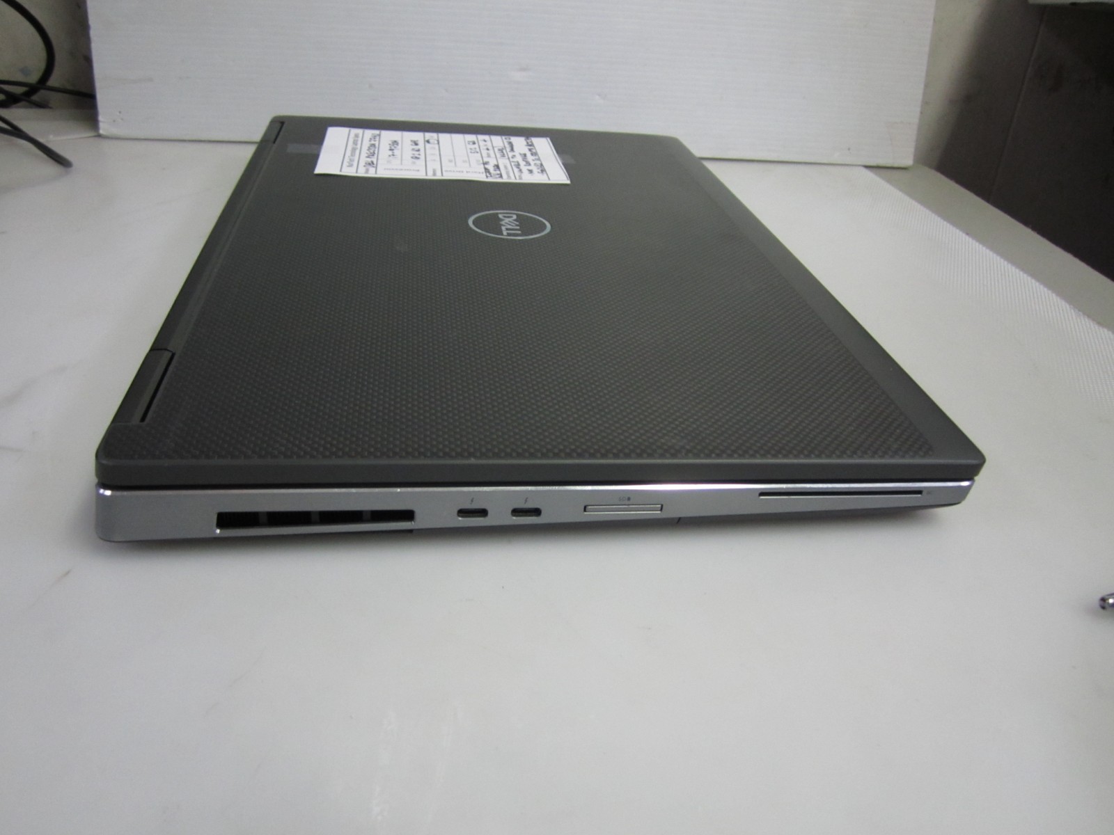 Dell Precision 7740 2.60GHz i7-9750H 32GB 512GB M2SSD WX 3200 Laptop w/ AC READ