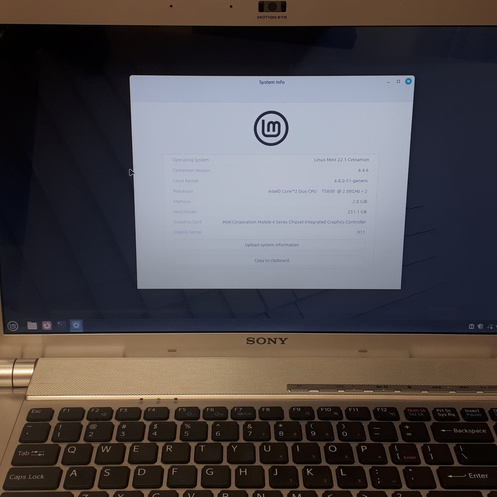 Sony VAIO VGN-FW230J 16.4″ Laptop Core 2 Duo T5800 3GB 250GB Linux Mint Cinnamon