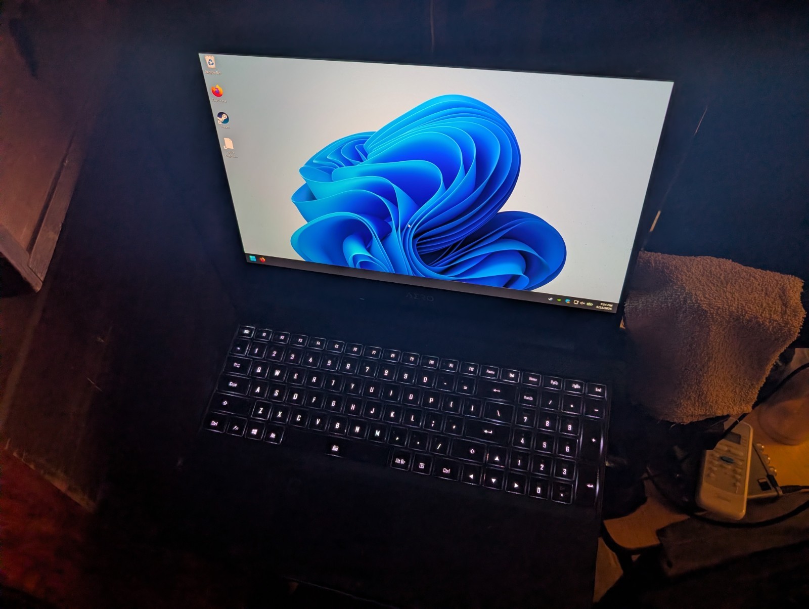 GIGABYTE AERO 15 – 15.6″ 4K OLED – i7-10870H – RTX 3060 GPU – 16 GB – 512 GB