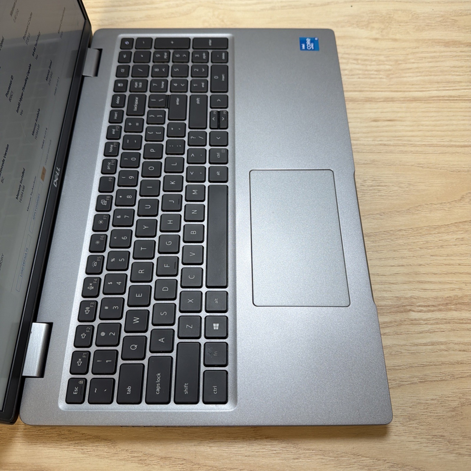Dell Latitude 5520 i5-1145G7 16GB 512GB SSD 15″ FHD Win11 – Some Scratches