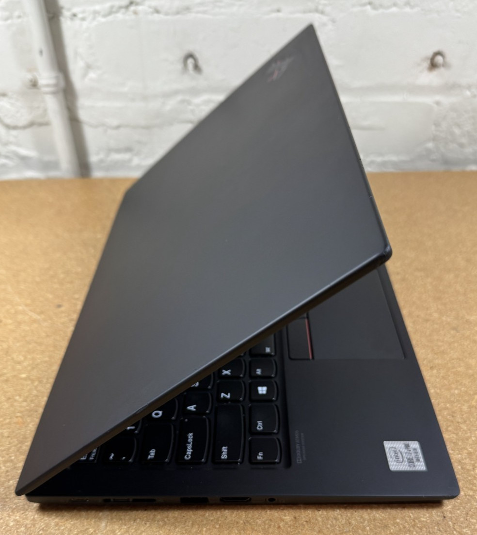 Lenovo X1 Carbon Gen 8 i7-10610U 16GB 512GB SSD Win 11 Pro White Spot