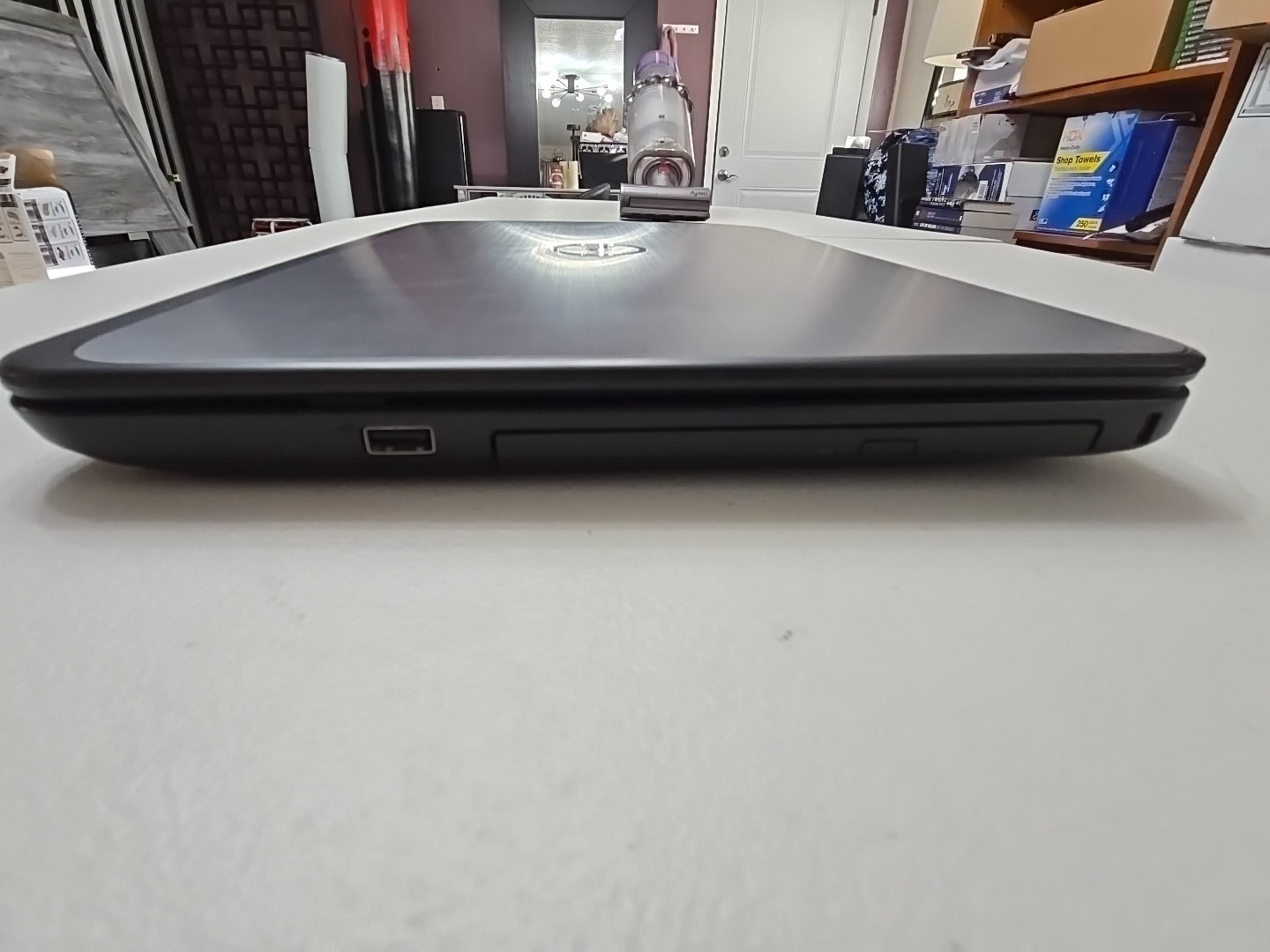 Dell Latitude 3540 15.6″ With Charger 4GB