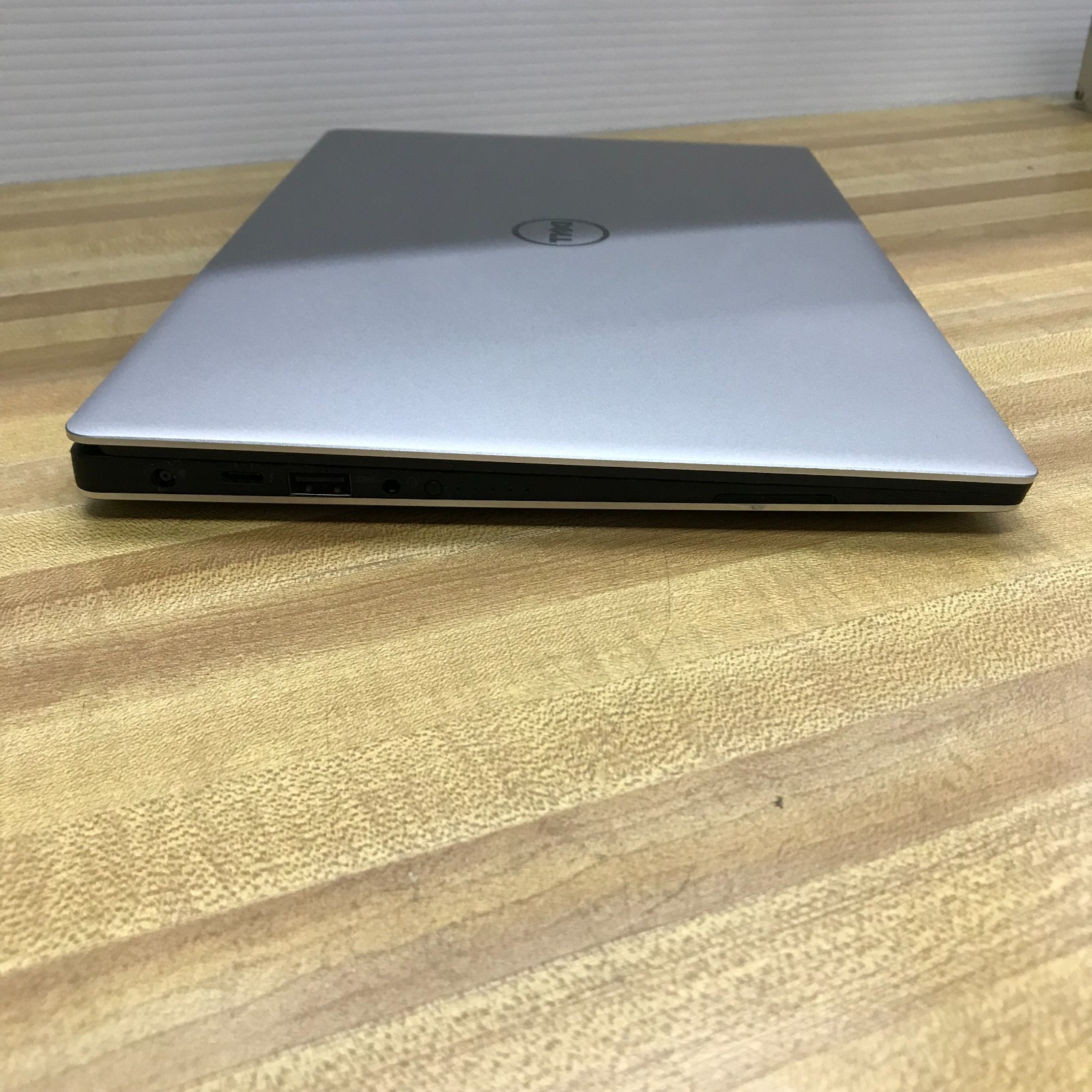 Dell XPS 13 9360 FHD i5-7200U 2.5GHz 8GB 256GB SSD 13.3″ LAPTOP (WINDOWS 11)