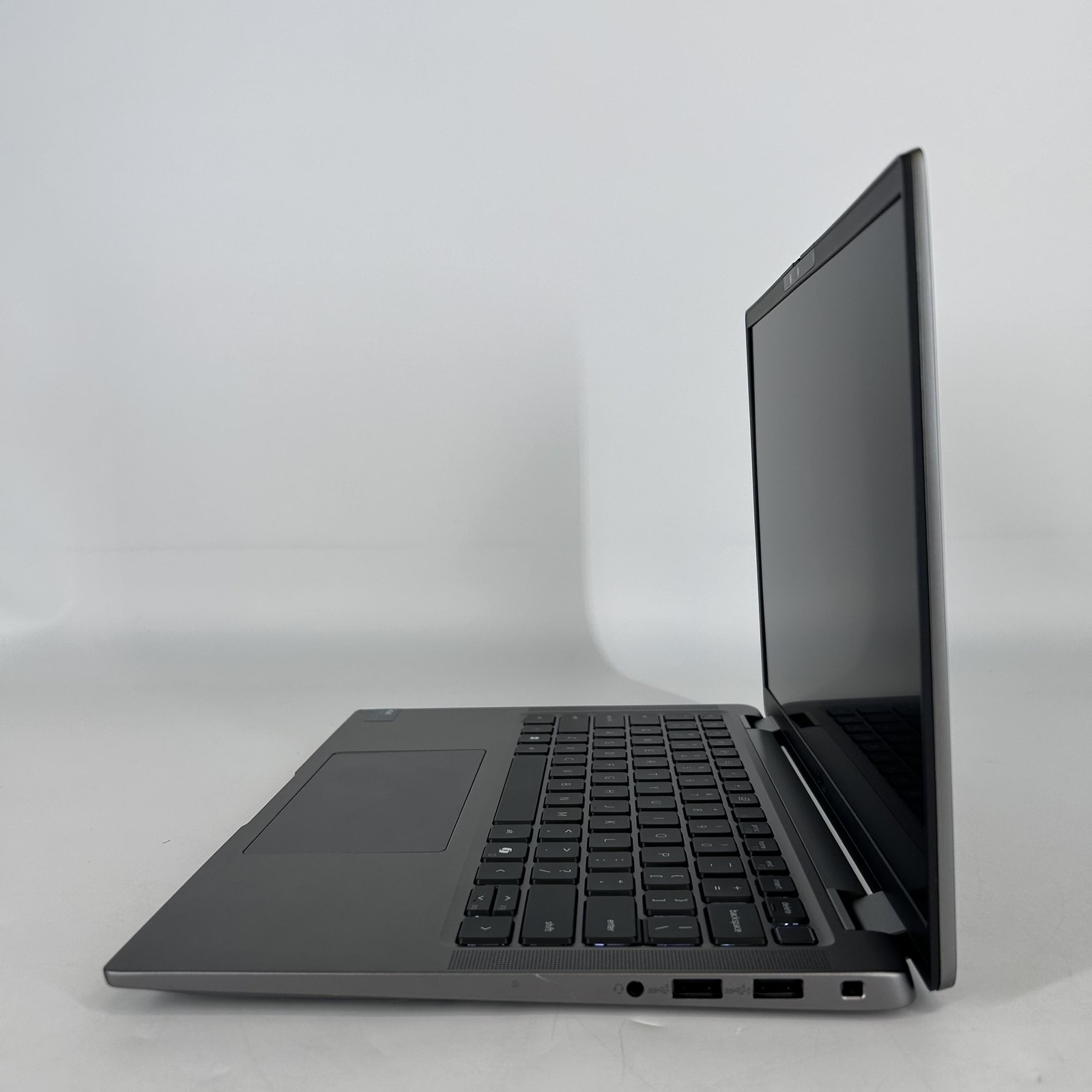 Dell Latitude 7450 14 Gray FHD+ 2.1 GHz Ultra 5 135U 16GB 256GB SSD Good