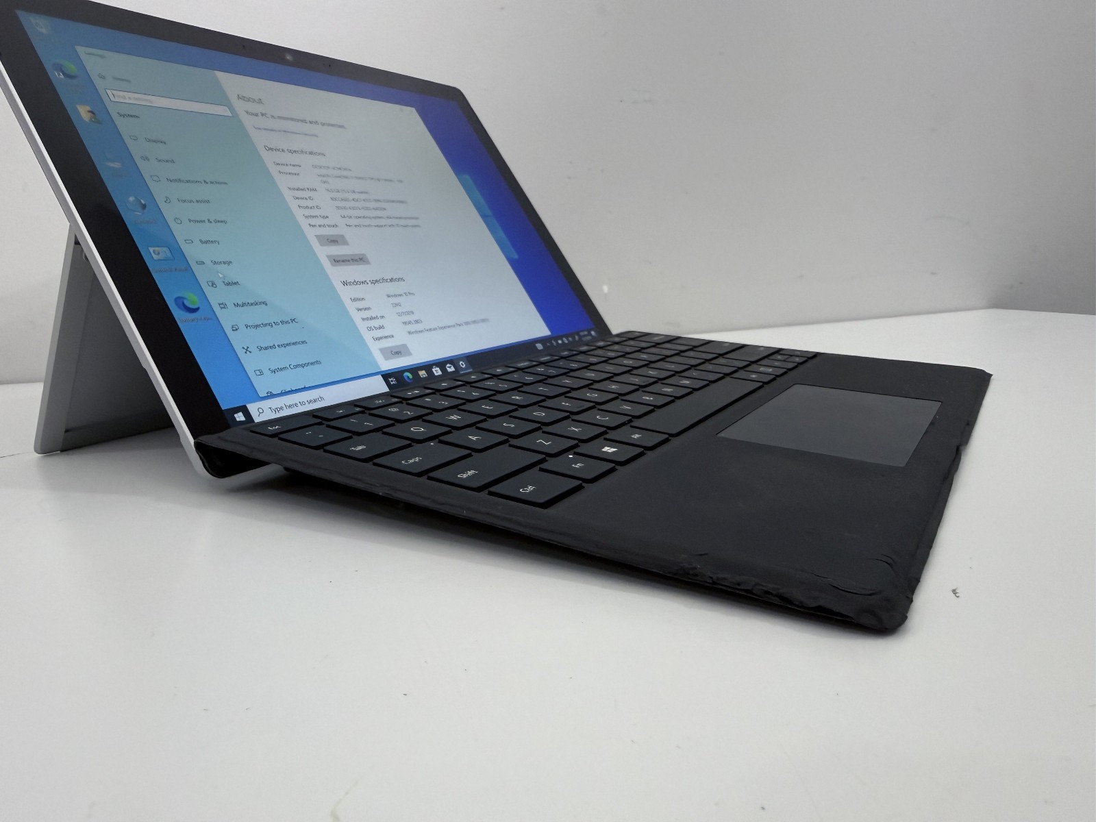 Microsoft Surface Pro 7 i7-1065G7 CPU @ 1.30GHz 16 GB RAM 256 GB Win 10 Pro