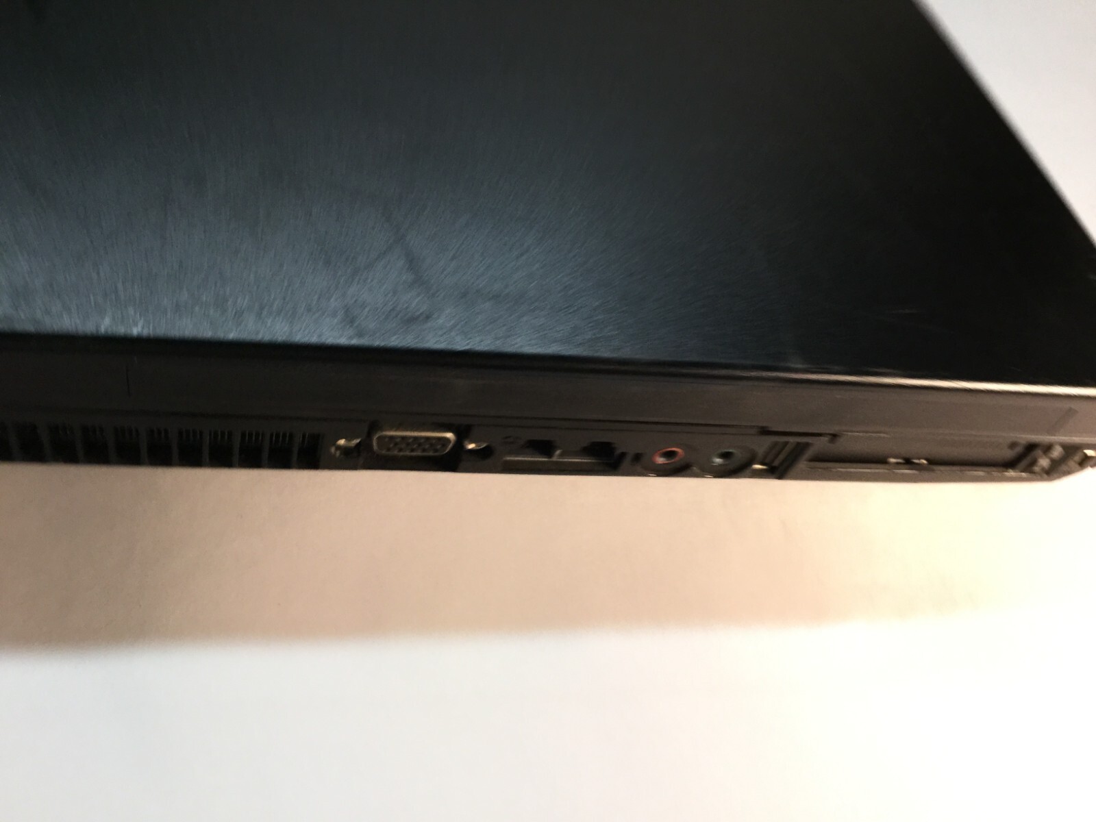 Lenovo ThinkPad R61 15″ Laptop Intel Celeron – BOOTS TO BIOS/ DIM BACKLIGHT -MZ