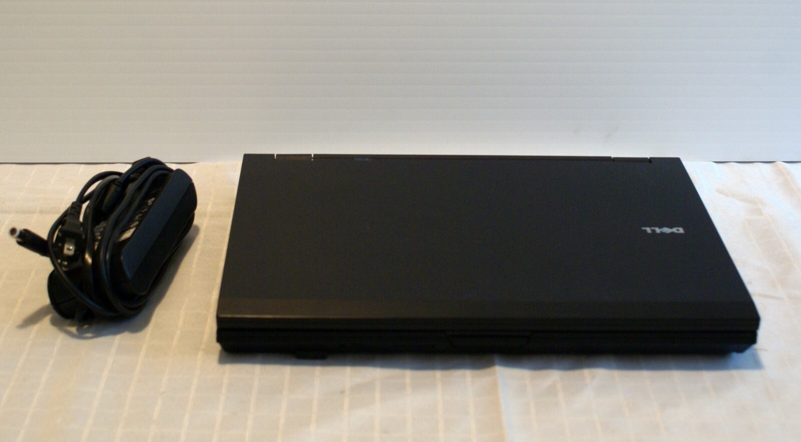 Dell Latitude E5400 Intel C2D P-8400 2.26Ghz 4GB 250GB Windows 10 Pro Ac Adapter