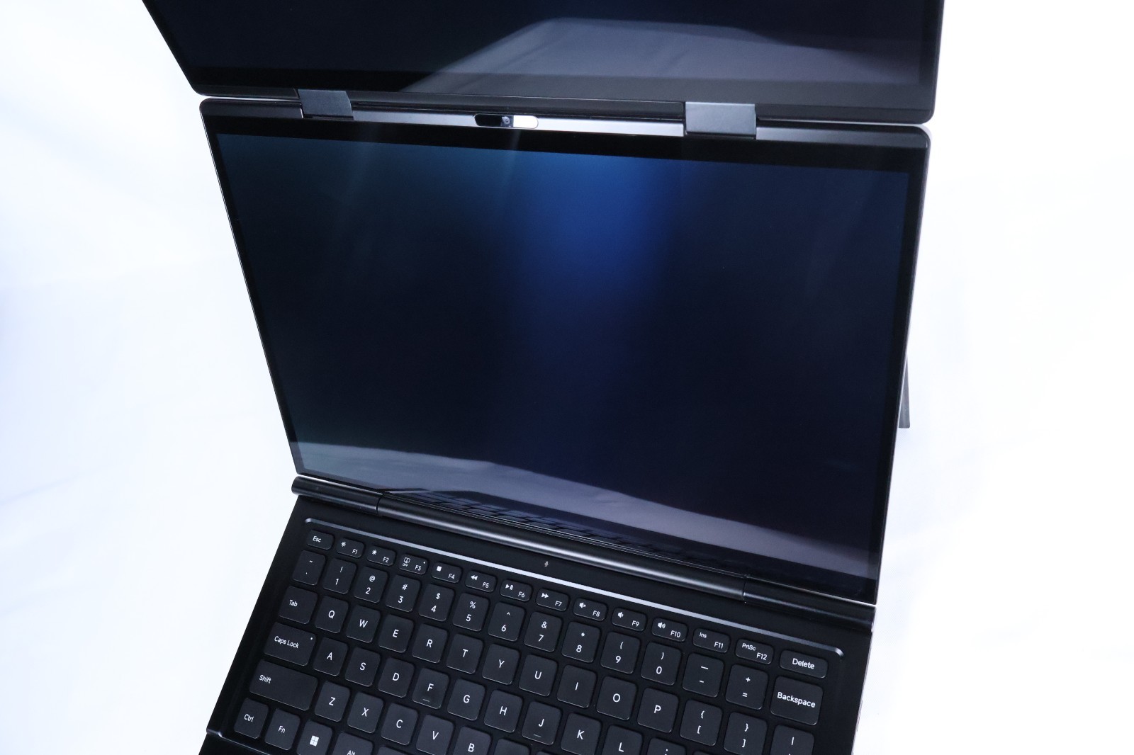GPD Duo 64GB 2TB Dual 13.3″ AMOLED Laptop Ryzen AI 9 HX 370 Radeon 890M CIB