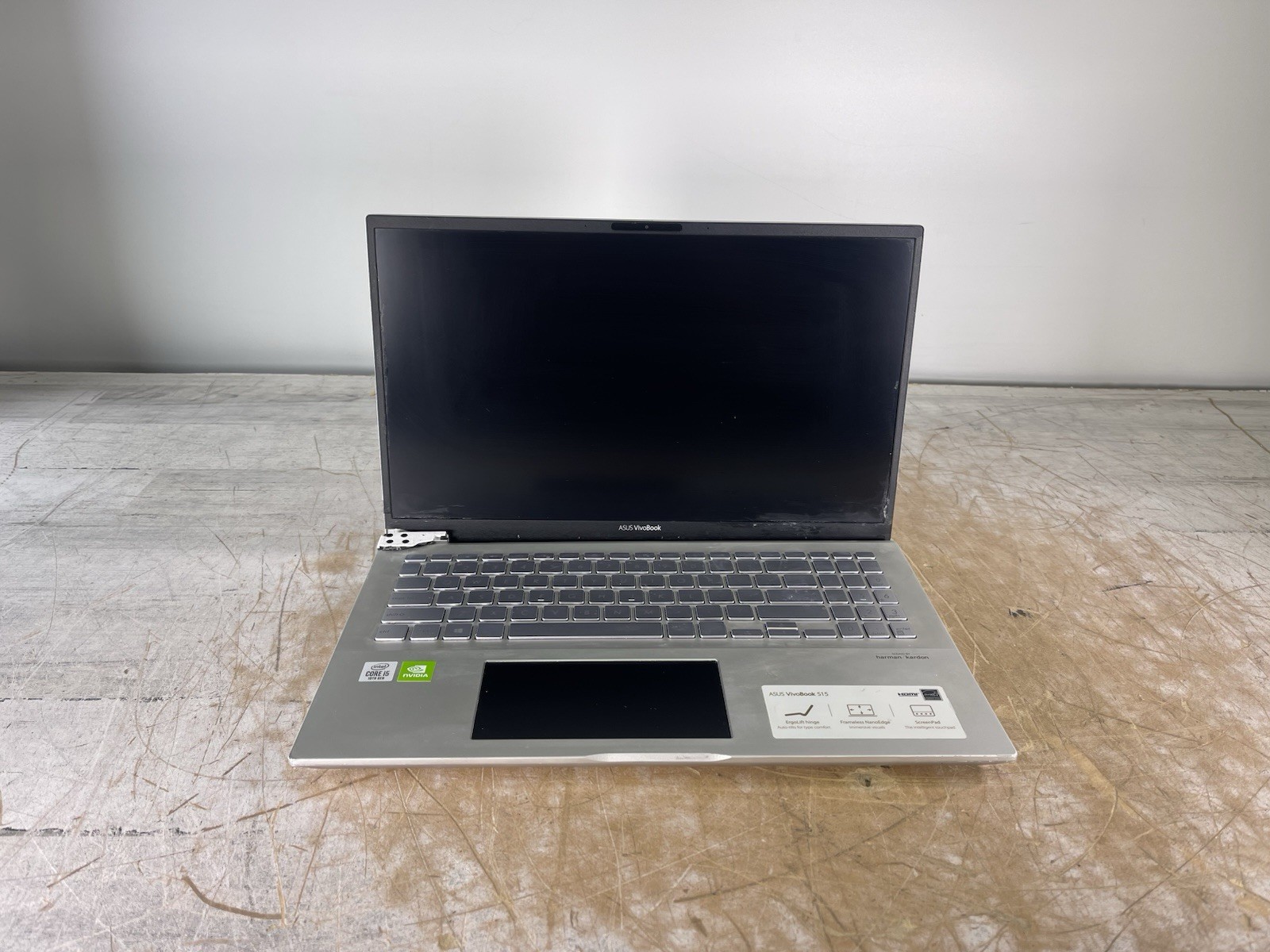 ASUS VIVOBOOK 15 S532F i5-10210U @ 1.60 GHz, 8GB RAM, NO HDD/OS – (FOR PARTS)