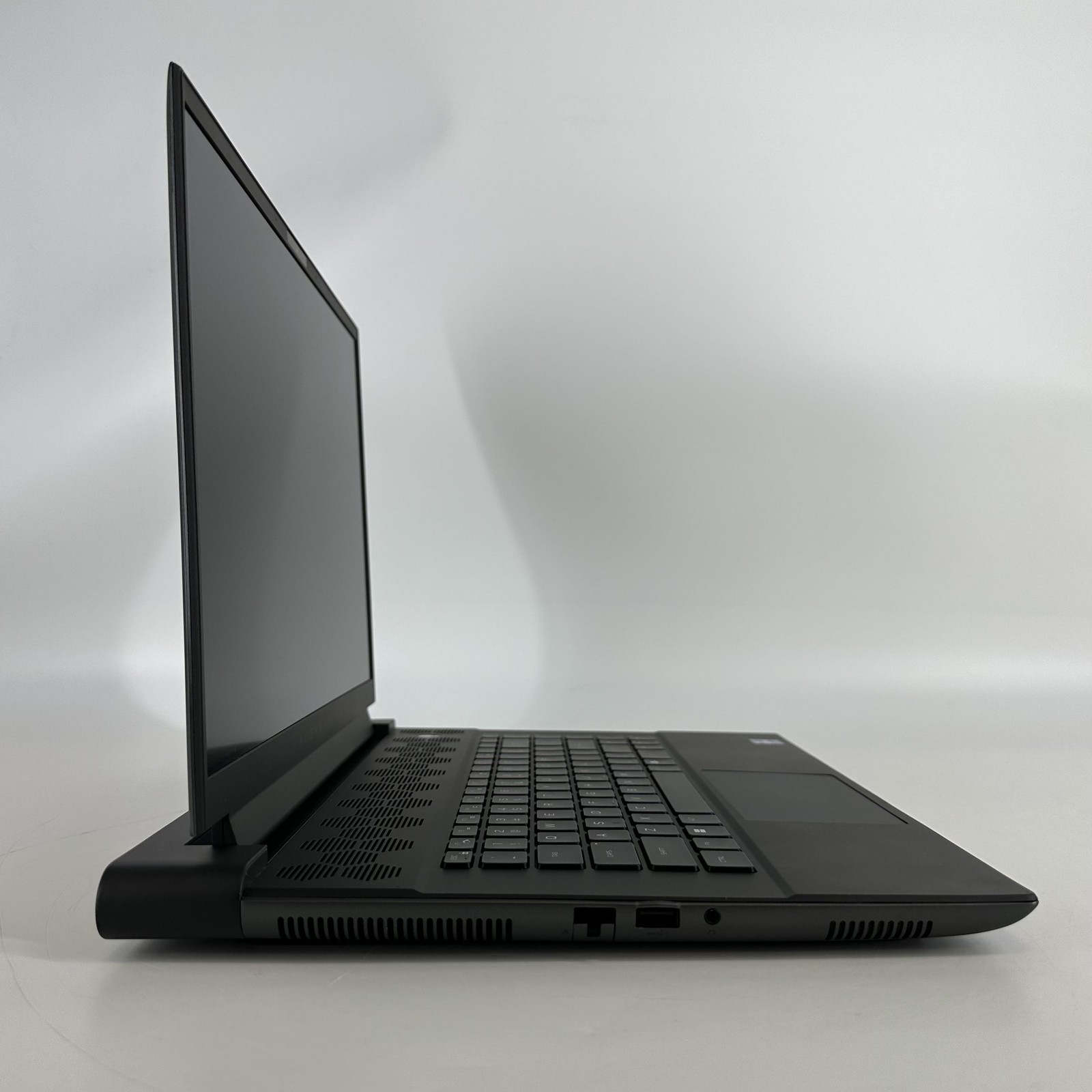 Dell Alienware M16 R1 240Hz QHD+ 2.2 GHz i9-13900HX 16GB 1TB/1TB RTX 4080 Good