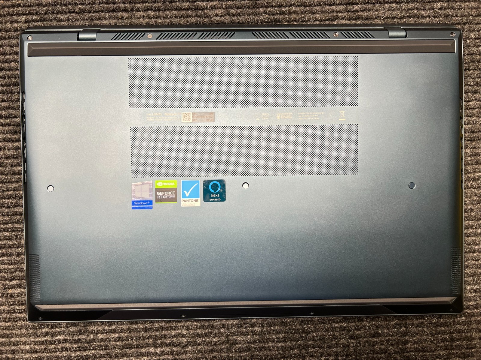 ASUS ZenBook Pro Duo 15.6 inch (1TB, Intel Core i7 10th Gen, 2.6GHz, 16GB)…