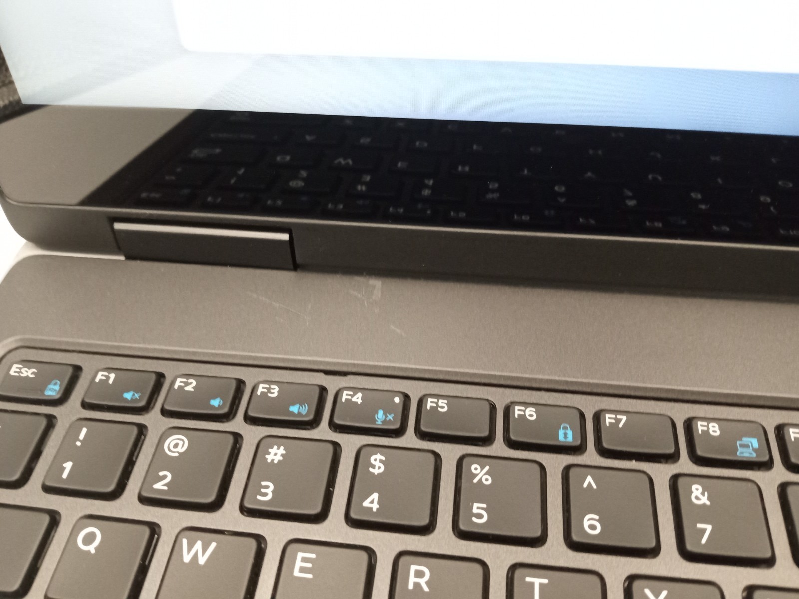 Dell Precision 7540 15.6″ Touchscreen i5-9400H CPU 16GB RAM 128GB SSD Windows 11
