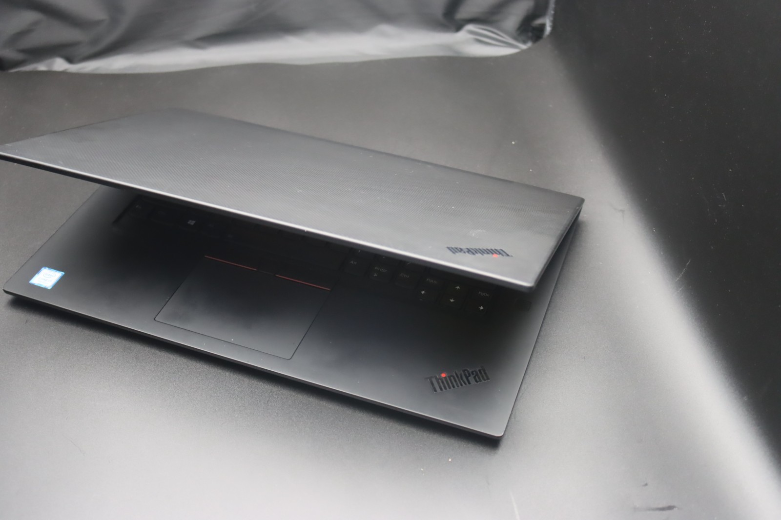 Lenovo ThinkPad P1 Gen 2 15.6″ i7-9850H 2.60Ghz 16GB 500GB NVIDIA Quadro T1000