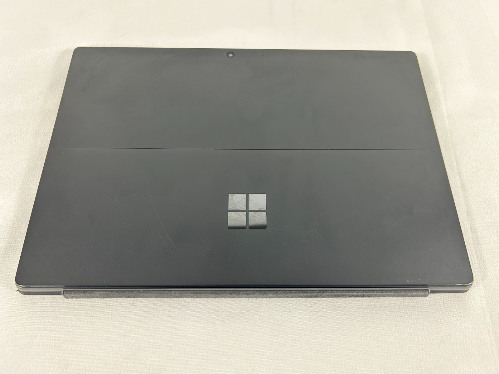 Microsoft Surface Pro 7 12.3″| i7-1065G7 | 16GB RAM | 256 GB NVMe | W11Pro