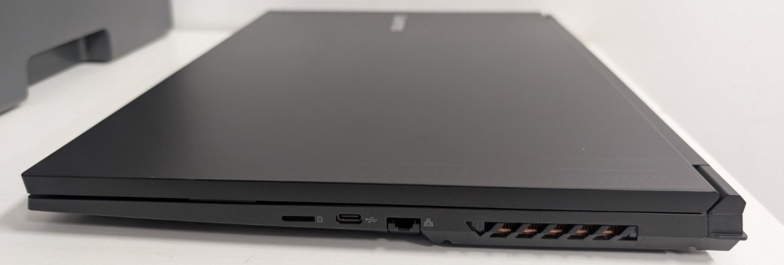 Gigabyte RC56 Notebook 32GB RAM i7-13620H 2.4GHz 1TB SSD 16″ GeForce RTX 4050