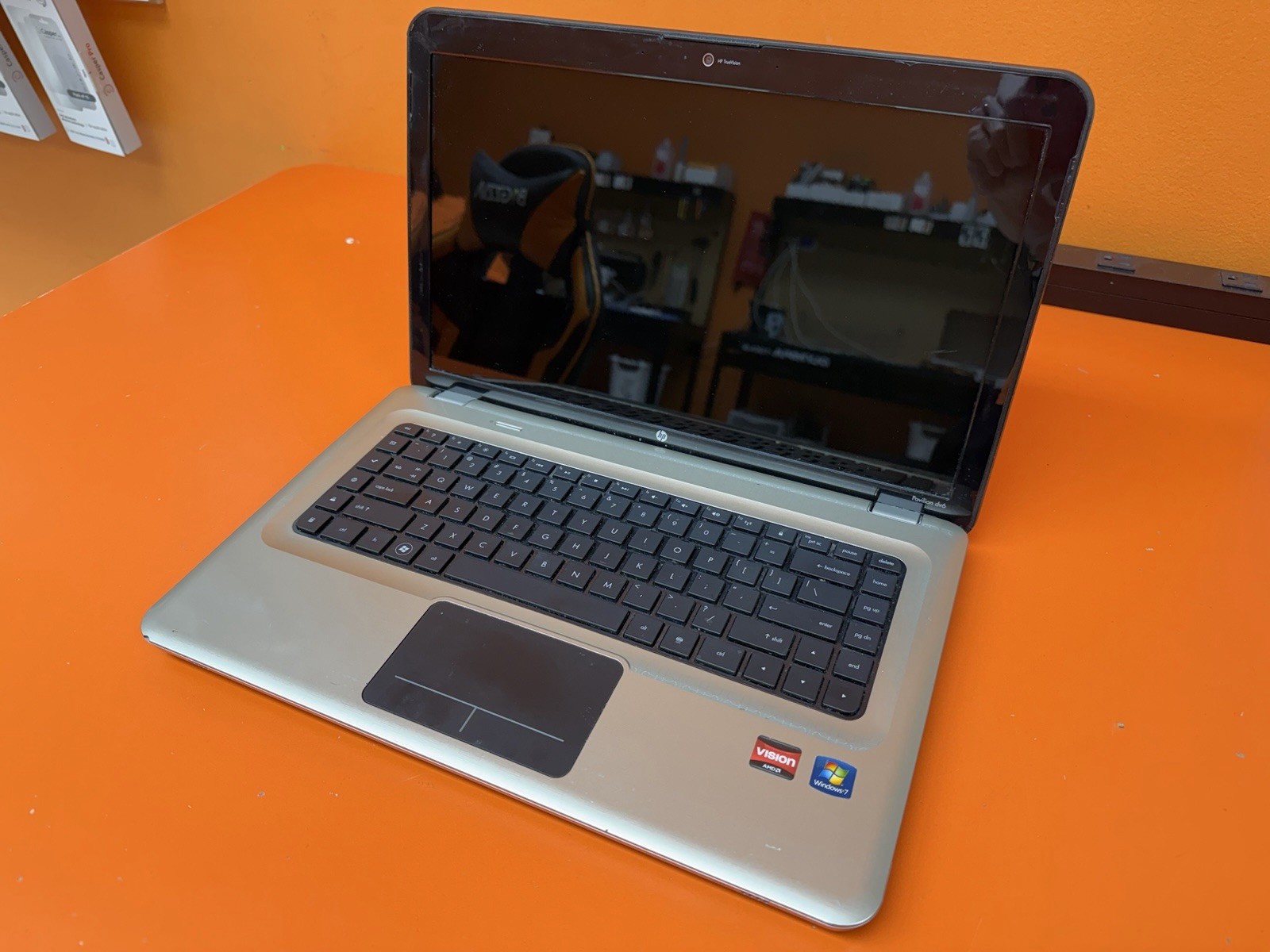 HP dv6-3217cl AMD A6-RADEON/4GB No hard drive No OS