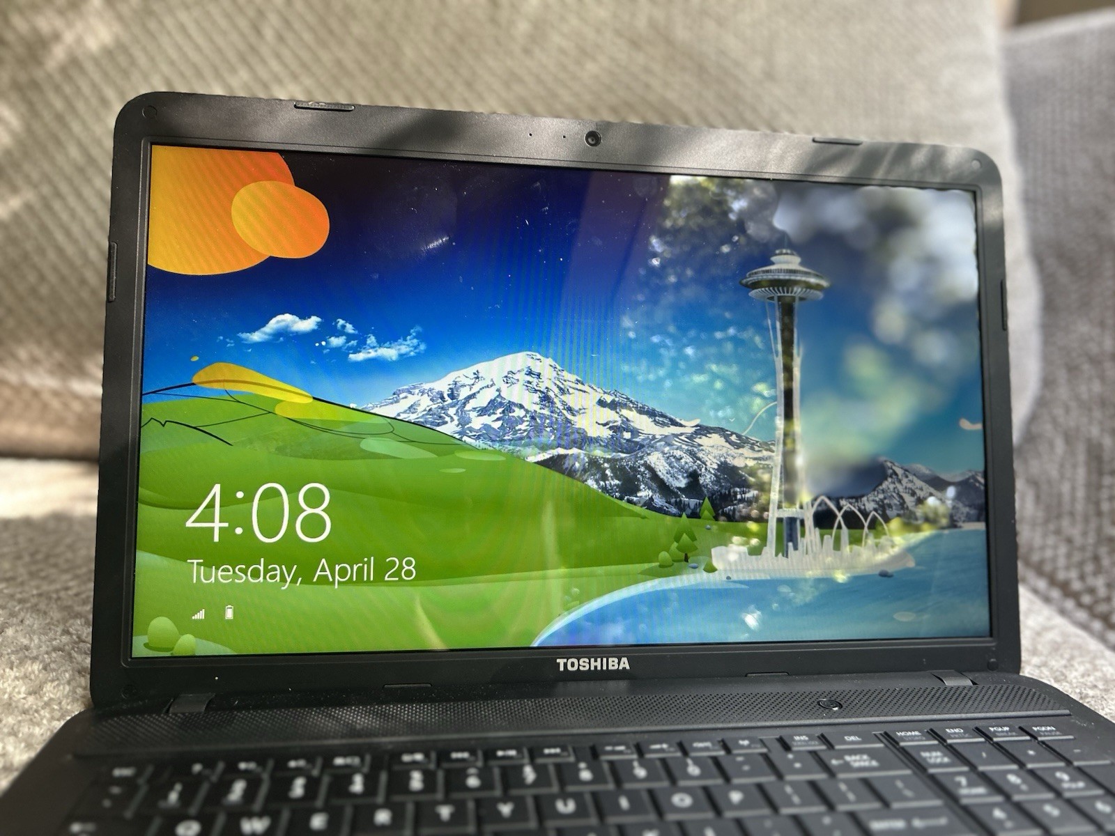 Toshiba Satellite C675-S7308 17.3″ Laptop Intel i3 Windows 8 Black Wi-Fi Webcam