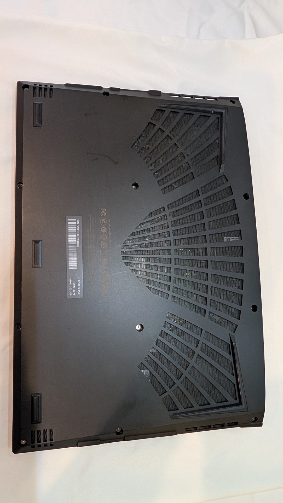 GIGABYTE AORUS 15P YD 15.6″ 300Hz Gaming Laptop RTX 3080 i7-11800H 32GB 3TB SSD