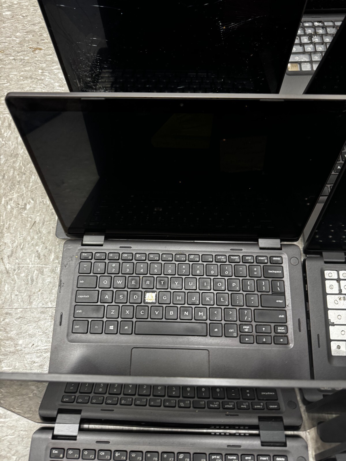 Lot of 12 X 5300 2-in-1 Core i7 8th Gen (Good motherboard and Damaged Screens)