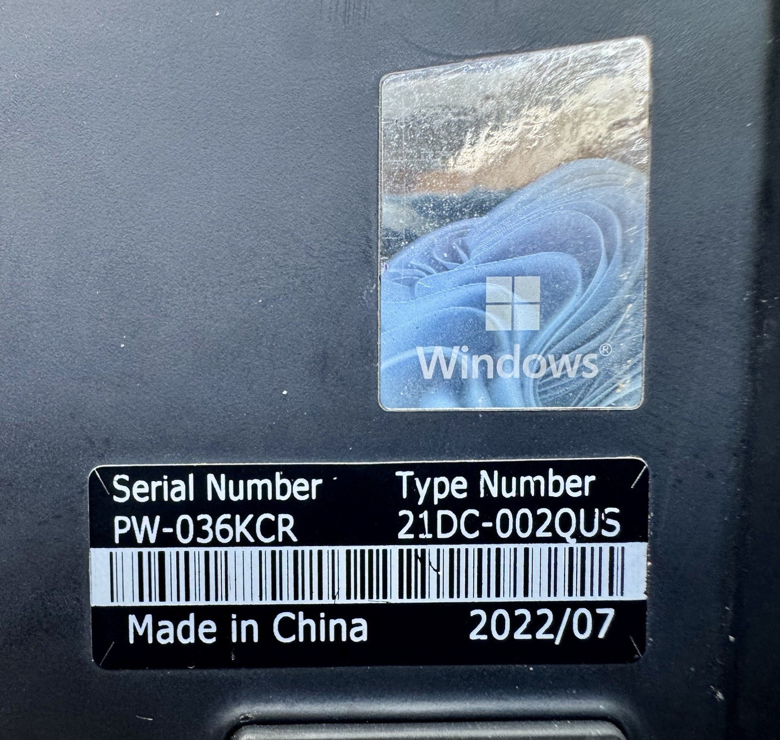 Thinkpad P1 Gen 5 i7-12700H 32GB 1TB RTX A2000 4k UHD Win11 — See Hinge Issue