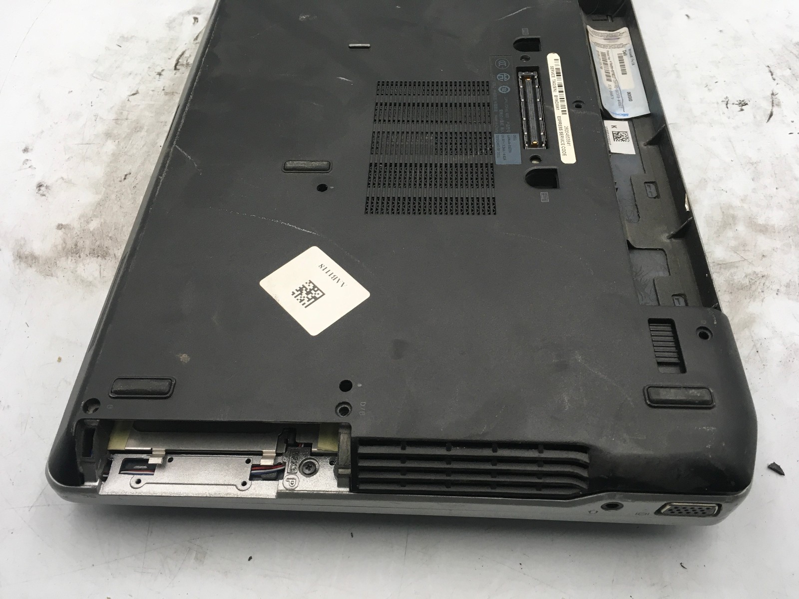 DELL LATITUDE E6330 – FOR PARTS/NO BOOT – INTEL I5 3RD GEN – NO RAM – READ – BB!