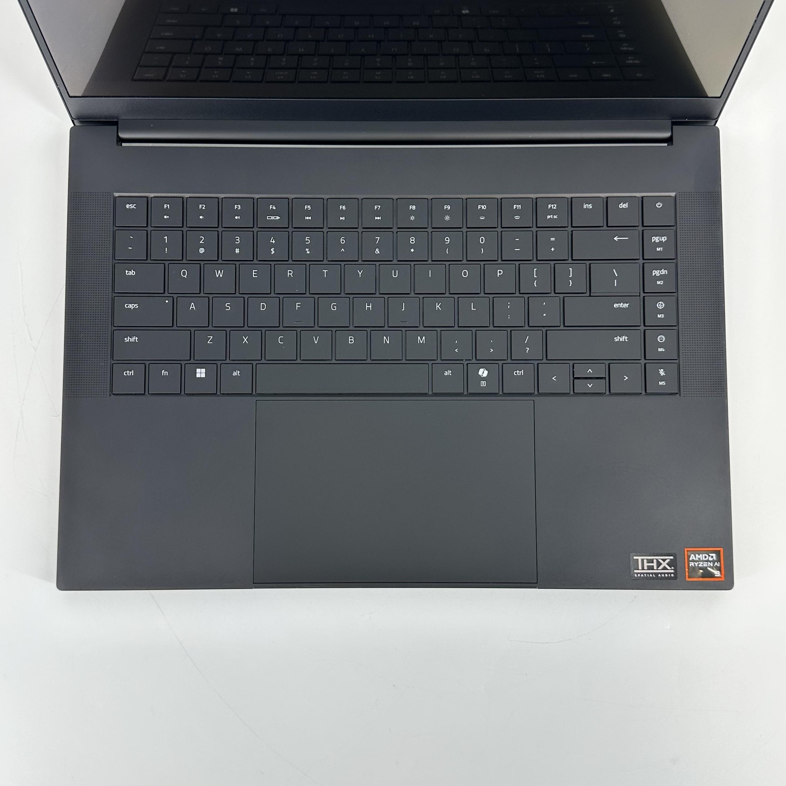 Razer Blade 16 QHD+ 2025 2.0GHz Ryzen AI 9 365 32GB 1TB SSD RTX 5070 Excellent