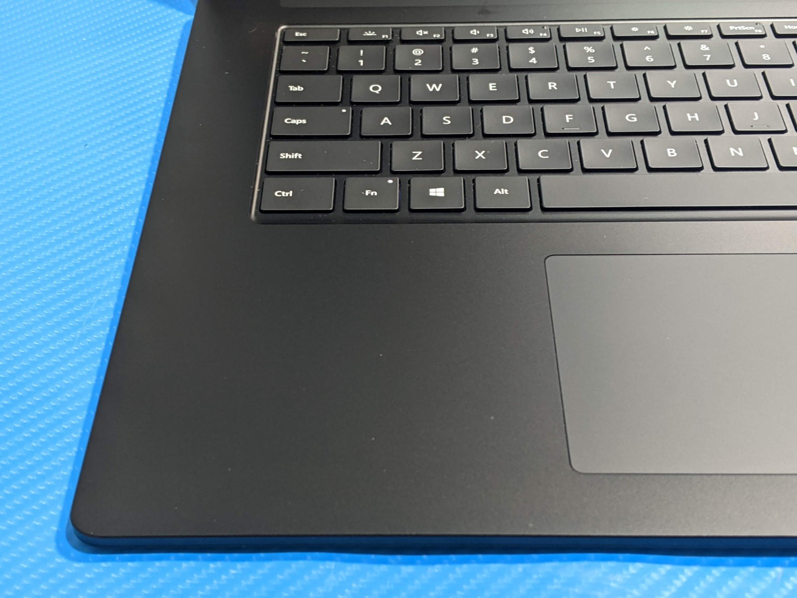 MS Surface Laptop 3 1872 15″ 2496×1664 TOUCH i7-10th Gen 1.3GHz 16GB 512GB AS-IS