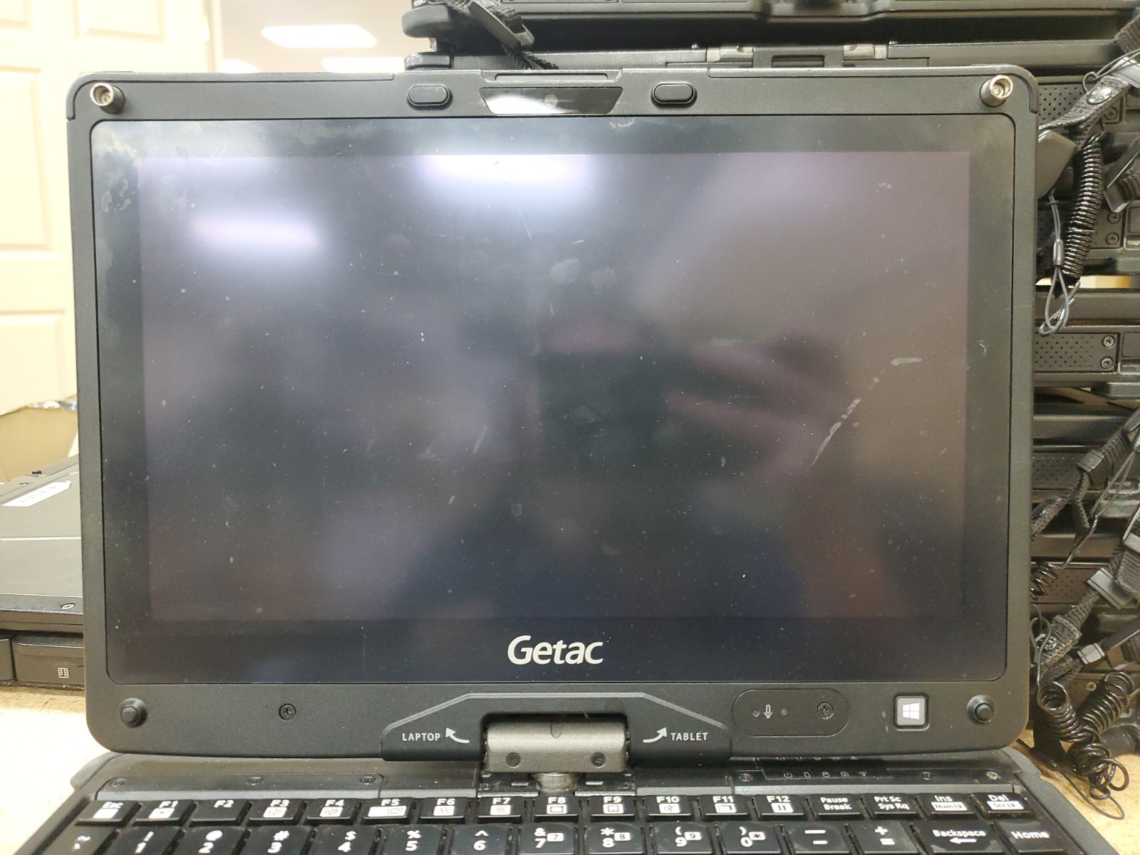 GETAC V110 Laptop Tablet Touch Screen i5-4300U 1.90GHz 8gB No HDD 8404hrs