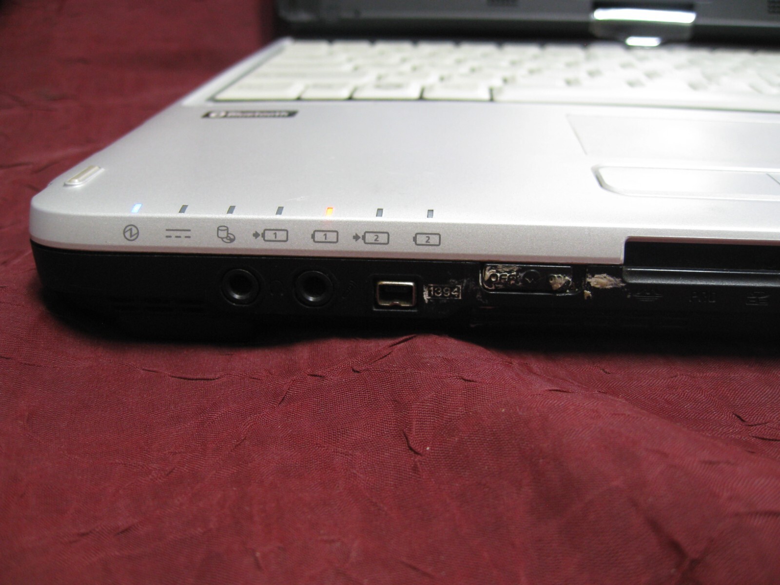 Fujitsu Lifebook T731 i3-2330M 2.2GHz 4GB 250GB HDD Touch Webcam Laptop NO OS