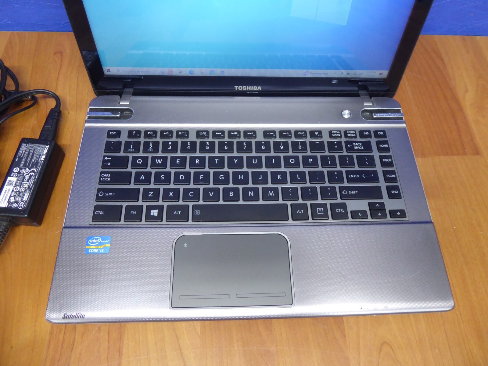 TOSHIBA SATELLITE P845T -S4305 14″ i3-3217U 1.86GHz 8GB 240GB SSD WINDOWS 10 HOM