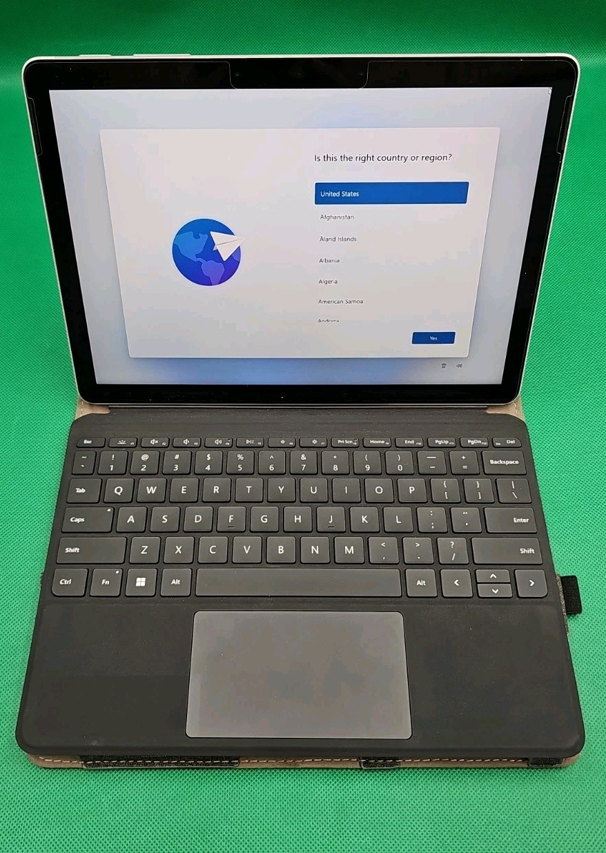 Microsoft Surface Go 3 10.5″ Intel Pentium Gold 6500 128GB SSD 8GB RAM Intel UHD