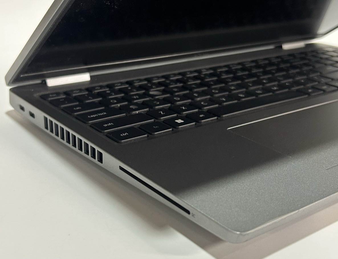 Dell Latitude 5520 Laptop i5-1145G7 @2.60GHz – 8GB RAM – 256GB NVMe – W11P