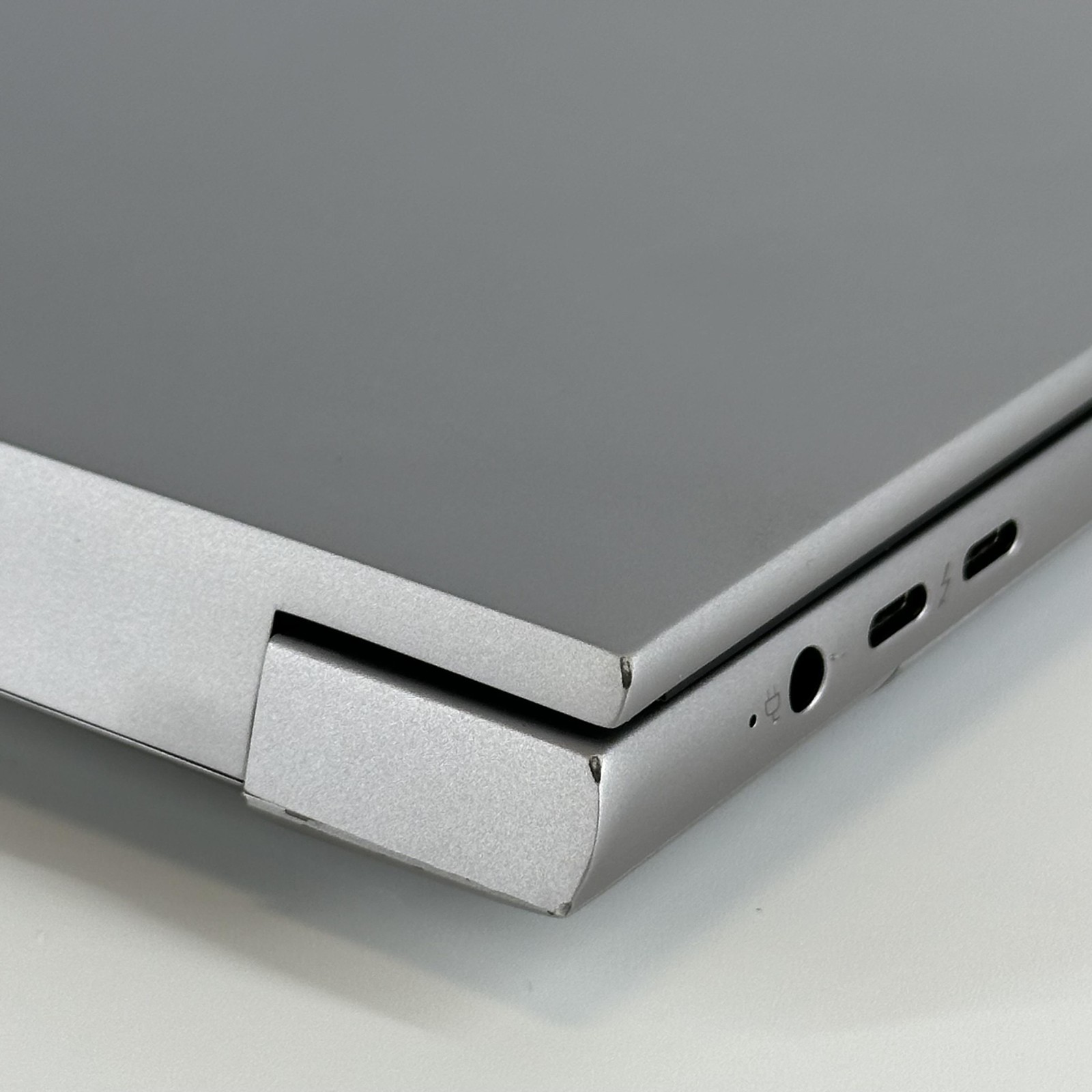 HP ZBook Fury 16 G11 FHD+ 2.1 GHz i7-13850HX 32GB 1TB SSD RTX 2000 Ada Good